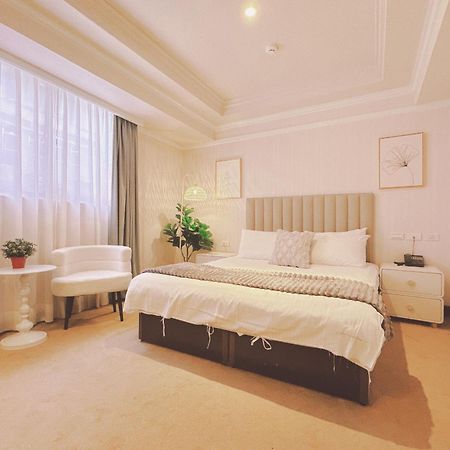 Meworld Hotel - Sanchong ไทเป ภายนอก รูปภาพ