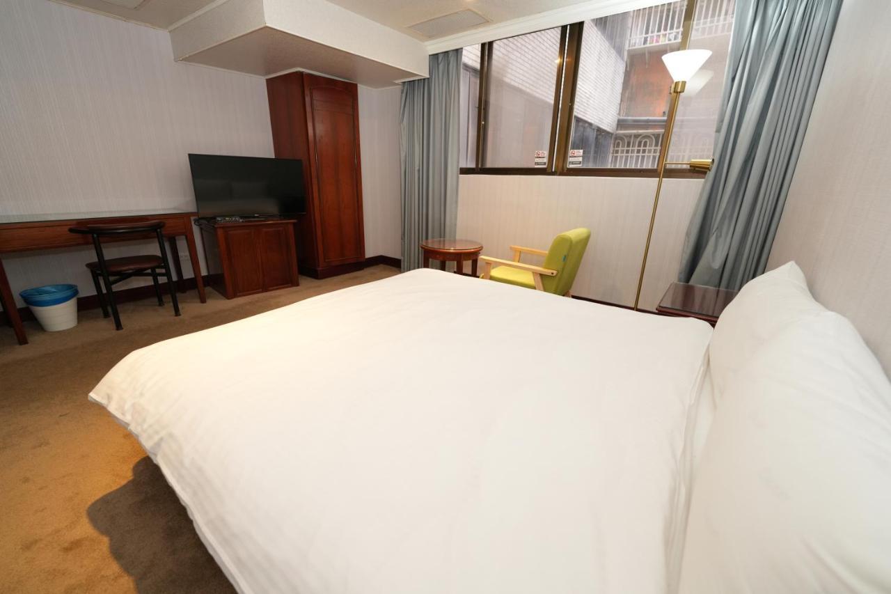 Meworld Hotel - Sanchong ไทเป ภายนอก รูปภาพ