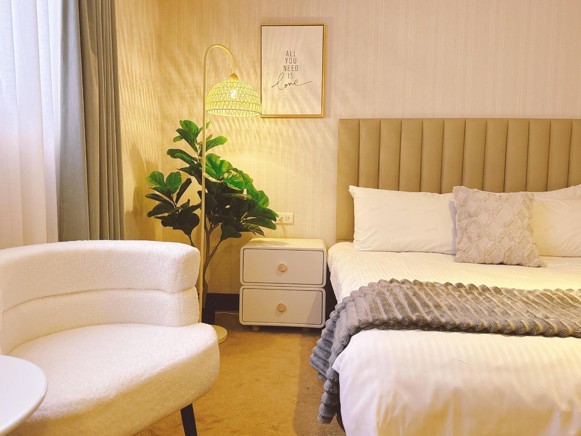 Meworld Hotel - Sanchong ไทเป ภายนอก รูปภาพ
