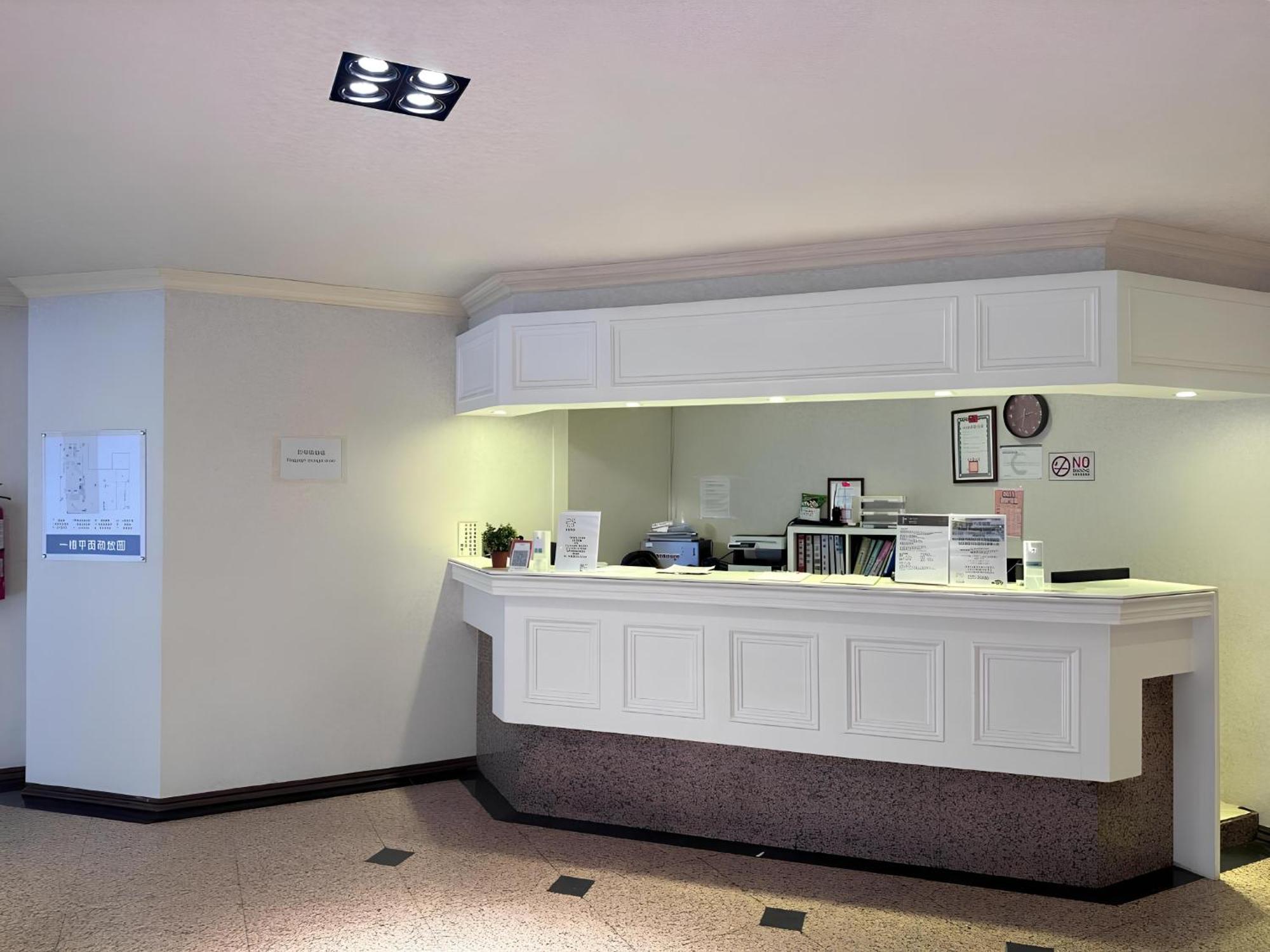 Meworld Hotel - Sanchong ไทเป ภายนอก รูปภาพ